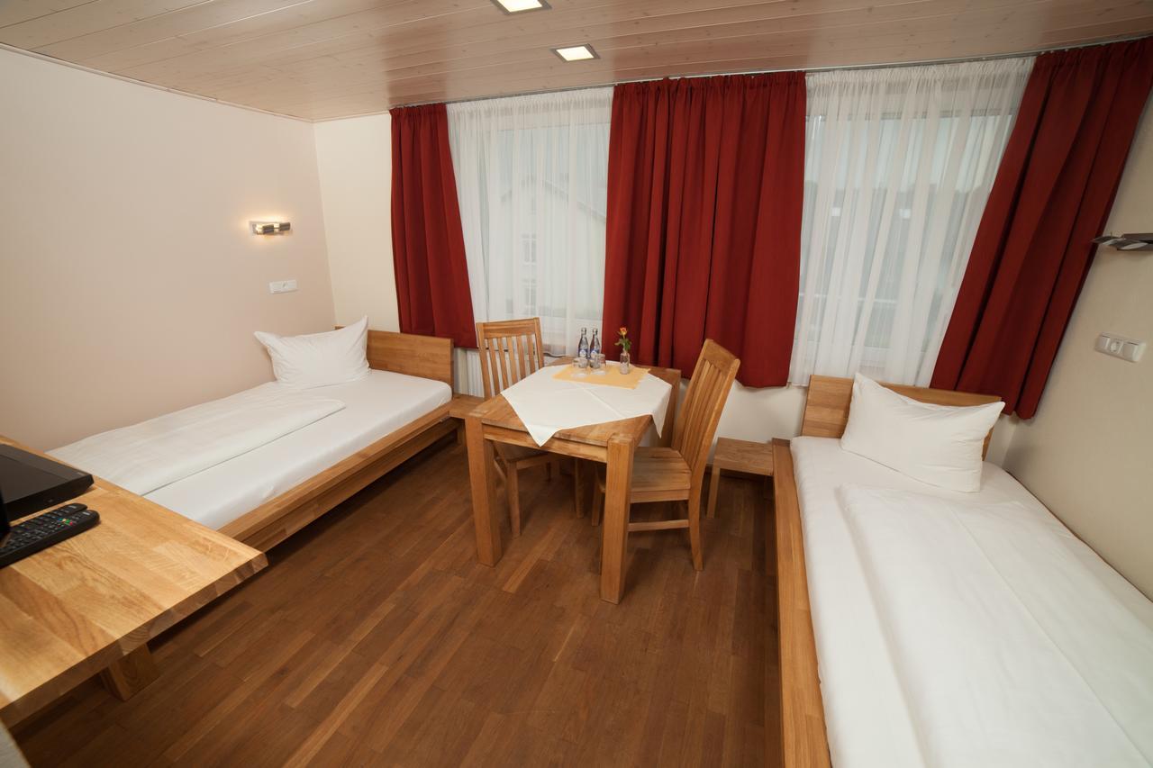 Goldener Stern Hotel Dingolfing Exterior photo